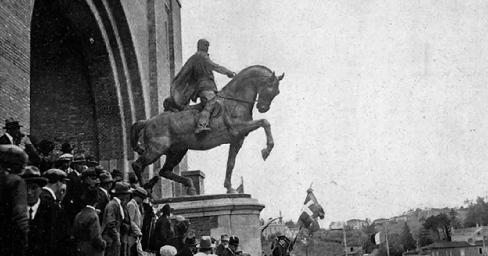 Mussolini na stadionie Bolonii