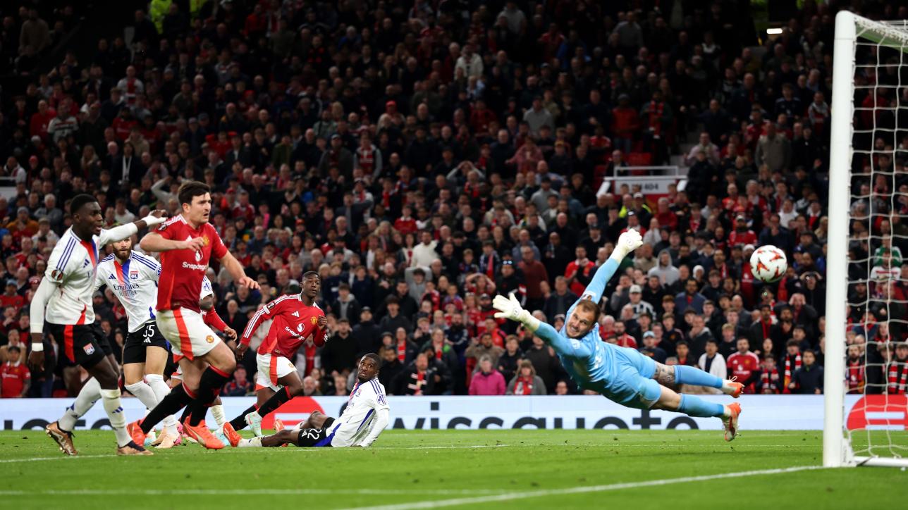 Harry Maguire strzela bramkę