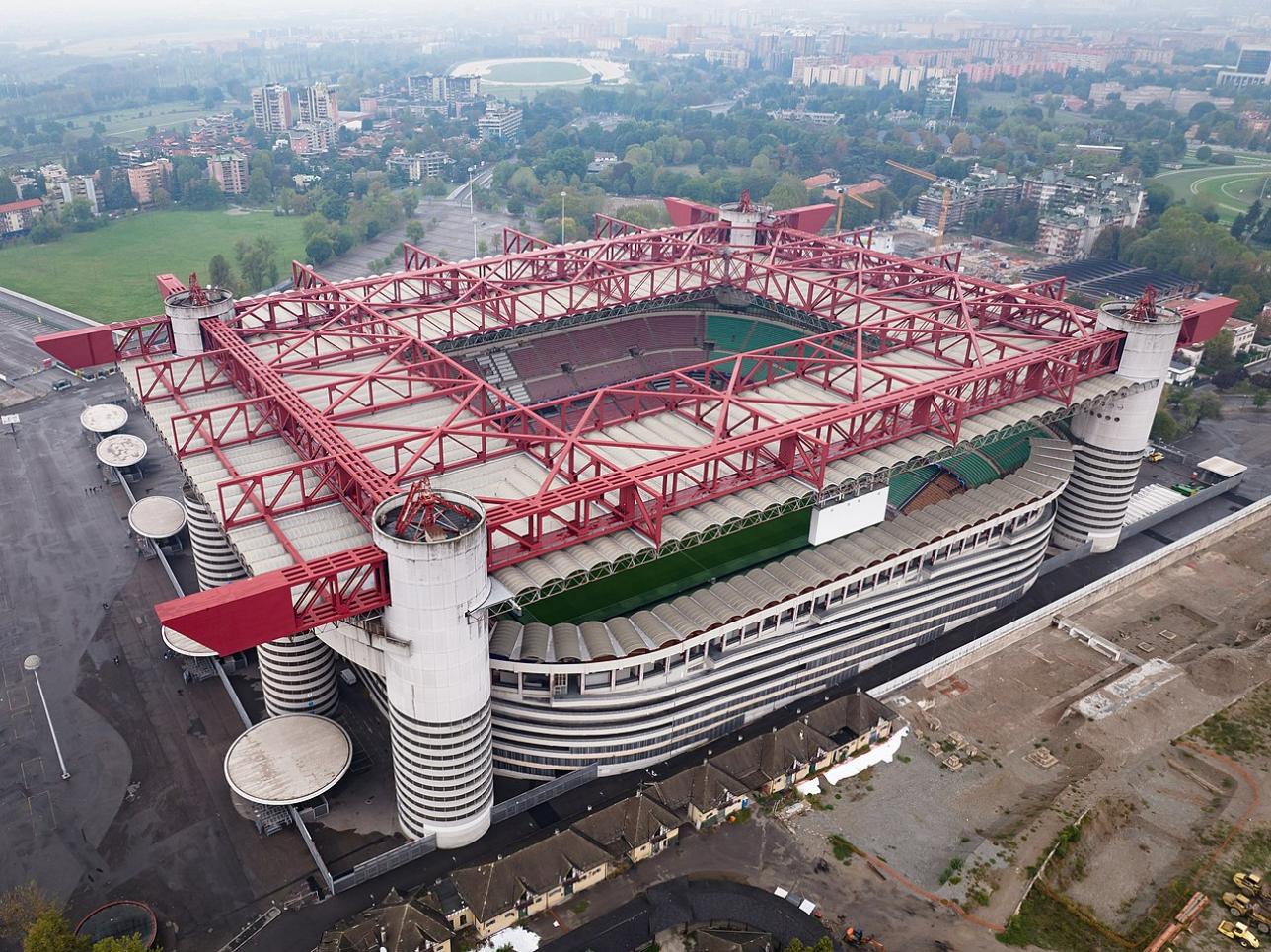 San Siro w budowie